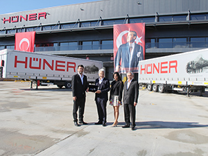 Tırsan, Hüner Global Lojistik’e 500 Treyler Teslim Etti