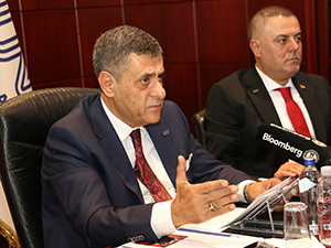 TIR Kuyrukları ve Vize Engeli Lojistik Sektörünü Zorluyor