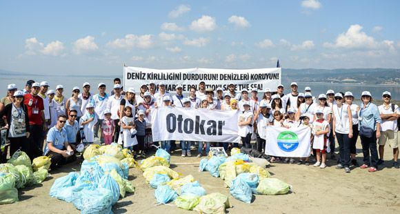 Otokar Çalışanları Sapanca Gölü Kıyısını Temizledi