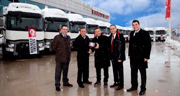 Düzce Cam Filosunu Renault Trucks İle Yeniledi