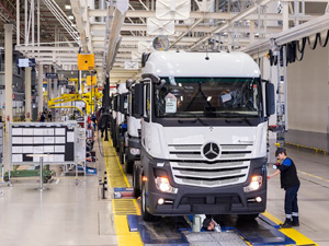 Mercedes-Benz Türk Aksaray Kamyon Fabrikası 30’uncu Yılını Kutluyor