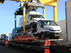 TX Logistik and Vegatrans put commercial vehicles on the train with roadrailLink