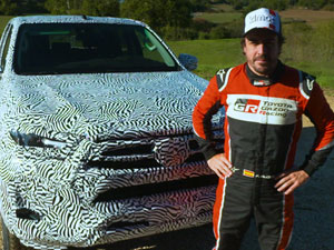 Toyota’nın Yeni Hilux Modelini Fernando Alonso Test Etti