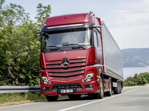 Mercedes-Benz Türk İmzalı Kamyonlar Avrupa Yollarında