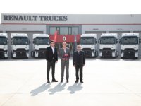 Özçelik Transport Renault Trucks Çekicileriyle Filosunu Yeniliyor