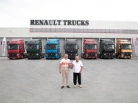 KGL Filosunu 41 ADR’li Renault Trucks Çekiciyle Güçlendirdi
