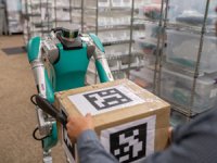 Otonom Teslimat Robotu Göreve Hazır