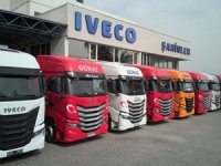 IVECO’dan Rengarenk Çekici Teslimatı