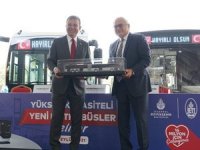 İstanbul'un 100 Yeni Otokar Metrobüsü İçin İmzalar Atıldı
