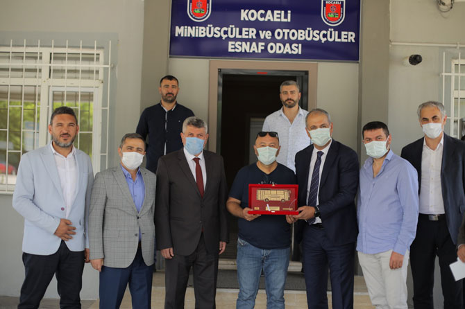 Anadolu Isuzu Araçları İle Motor Kapağı Açmadan 1 Milyon Kilometreyi Geçen Sürücüleri Ödüllendirdi