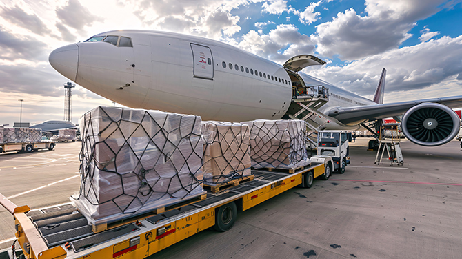 Yolcu ve Kargo Uçağı Pazarında Boeing ve Airbus Rekabeti Kızışıyor