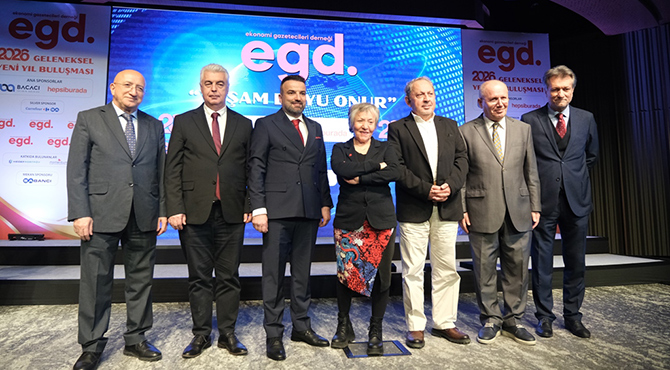 Ekonomi Gazetecileri Derneği (EGD) Yönetim Kurulu tarafından Vahap Munyar, Hakan Güldağ, Celal Toprak, Abdurrahman Yıldırım, Şeref Oğuz ve Meliha Okur’a “Yaşam Boyu Onur Plaketi” takdim edildi.