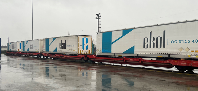 Ekol Marmaray Hattından İlk Treyler Geçişini Yaptı