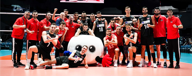 Mercedes-Benz Türk Milli Voleybol Takımlarına Desteğini Sürdürüyor