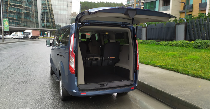 Ford Tourneo Custom Hybrid 2.0L EcoBlue Manuel Denemesi