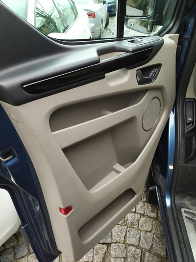 Ford Tourneo Custom Hybrid 2.0L EcoBlue Manuel Denemesi