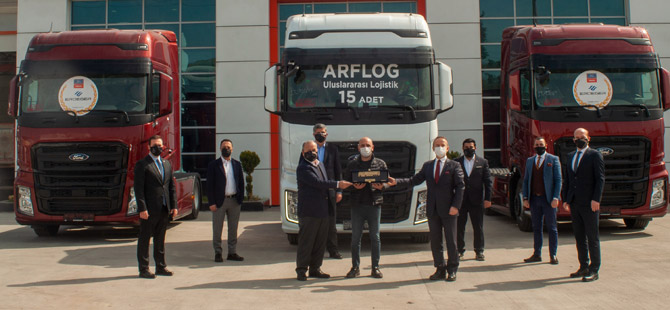 Ford Trucks’tan ARF Lojistik’e 15 Adet F-MAX Teslimatı