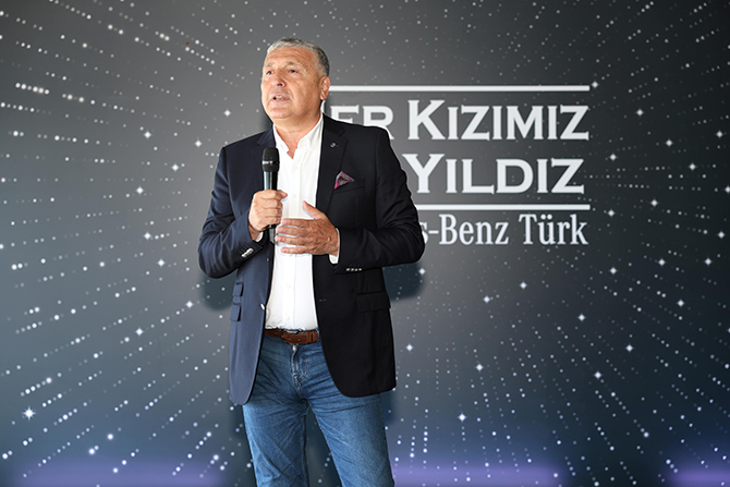 Süer Sülün: “Bugün burada, ‘Her Kızımız Bir Yıldız’ programımızın İstanbul ziyaretinde sizlerle bir arada olmaktan dolayı çok mutluyum ama bir taraftan da hüzünlüyüm.”