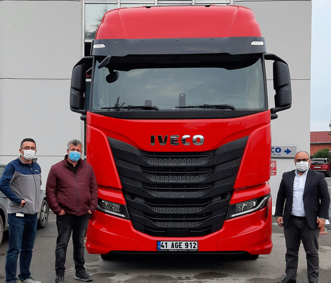 IVECO Otomotiv’den S-WAY Çekici Teslimatları