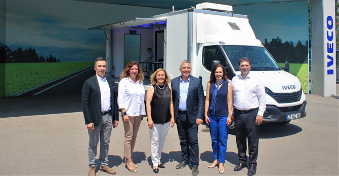 Iveco’dan Ege Çağdaş Eğitim Vakfı’na Gezici Eğitim Aracı