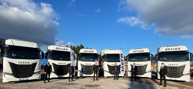 IVECO’dan İzmir’de S-WAY Çekici Teslimatı