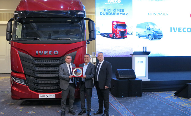 Iveco Yeni S-WAY Çekicilerin İlk Teslimatını Gerçekleştirdi