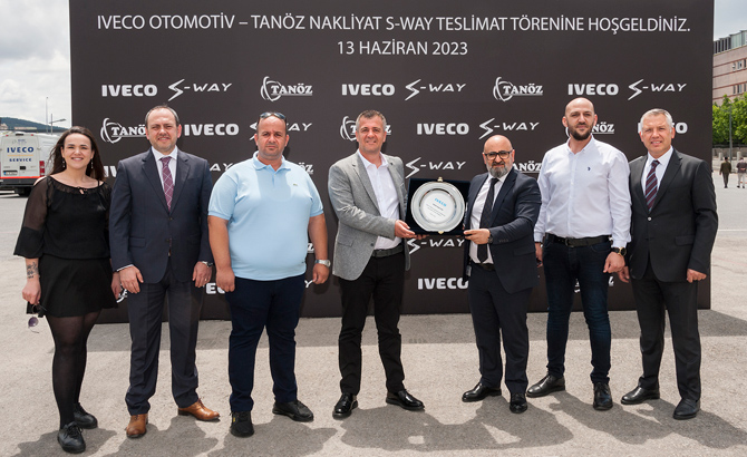 Iveco’dan Tanöz Nakliyat’a 25 Adet S-Way Çekici