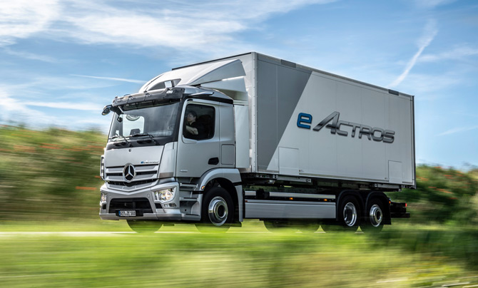 İlk Seri Üretim eActros, Mercedes-Benz Wörth Fabrikası Bantlarından İndi 