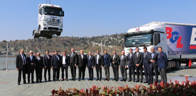 Mercedes Benz Türk’ten Barsan Global Lojistik’e 500 Adetlik Rekor Teslimat