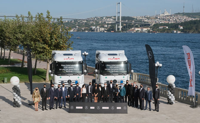 Mercedes-Benz Türk’ten Hüner Grup’a 300 Adet Actros 1848 LS