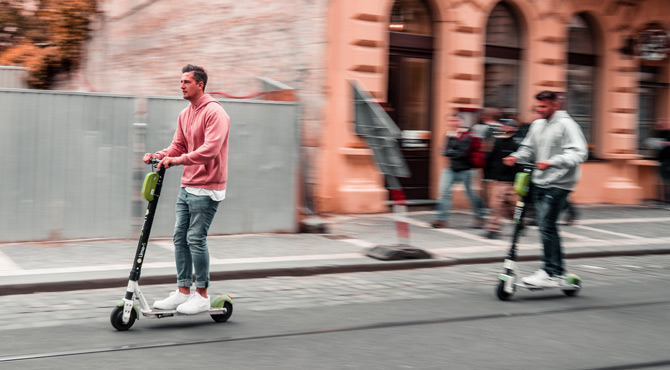 Elektrikli Scooterlar İle Şehir İçi Seyahat
