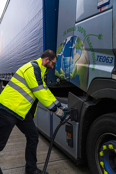 Renault Trucks Malherbe İş Birliğiyle Blainville - Bourg-en-Bresse – Lyon Hattını Elektriklendiriyor Renault Trucks Malherbe İş Birliğiyle Blainville - Bourg-en-Bresse – Lyon Hattını Elektriklendiriyor