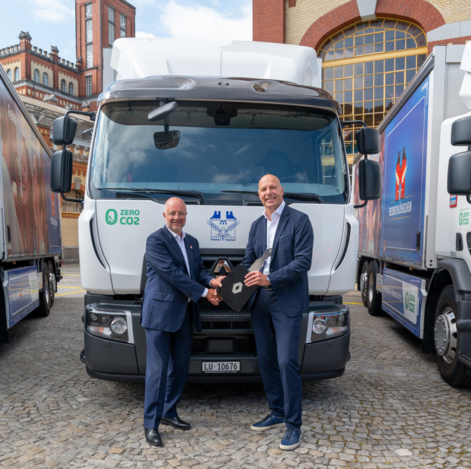 Avrupa'da Bir İlk: Carlsberg Group 20 Adet Renault Trucks Elektrikli Kamyonunu Teslim Aldı