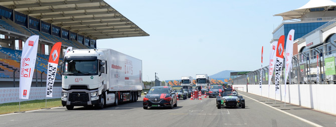 Renault Trucks Çekiciler Formula Pistine Meydan Okudu