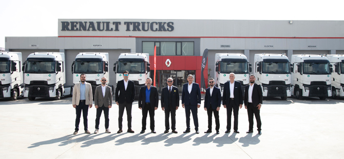 Kayar Firmaları Filolarını Renault Trucks Çekicilerle Yeniliyor