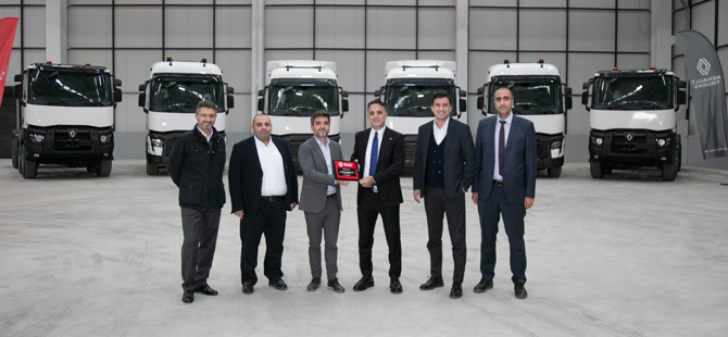 Ziver İnşaat Filosuna 50 Adet Renault Trucks Araç Ekledi