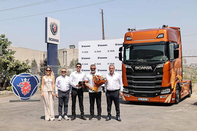 Scania’nın Özel Serisi Fire Edition Türkiye’de Naifoğlu’na Teslim Edildi