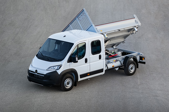 stellantis-opel-movano.jpg