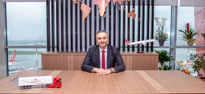 Türk Hava Yolları Genel Müdür (Kargo) Yardımcısı Ali Türk