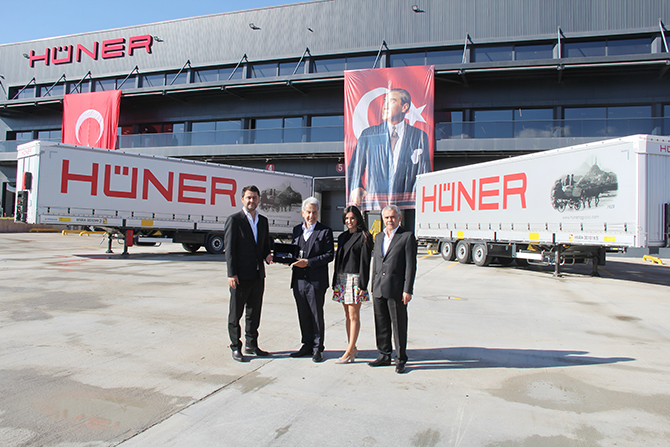 Tırsan, Hüner Global Lojistik’e 500 Treyler Teslim Etti