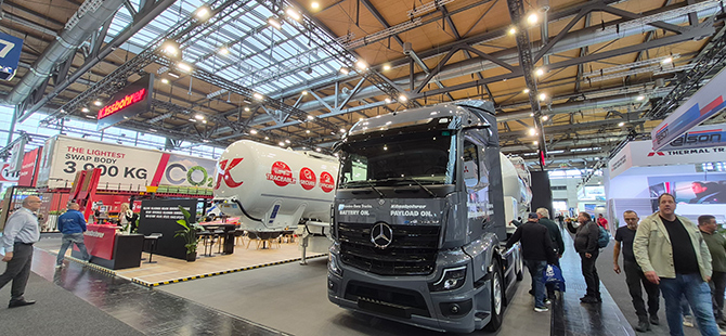 tirsan-iaa-12.jpg