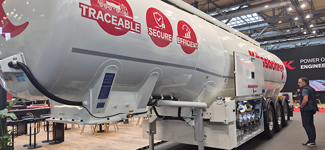 tirsan-iaa-6.jpg