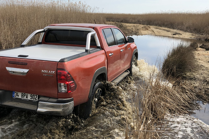 Toyota 50’nci Yıla Özel Hilux Test Sürüşü