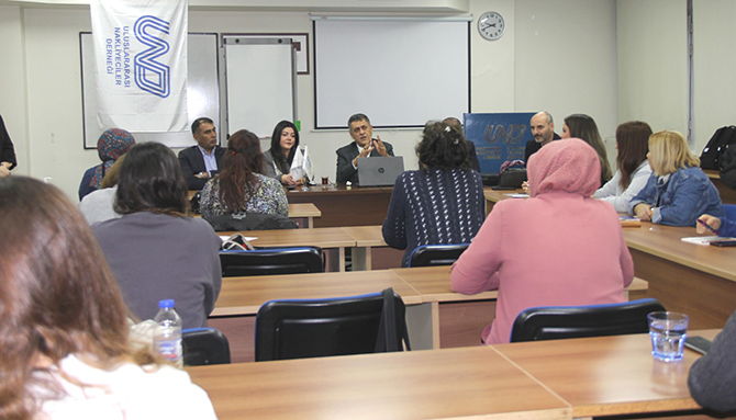 İlk Ders Zili Çaldı: Kadın TIR Sürücüleri Yola Çıkıyor İlk Ders Zili Çaldı: Kadın TIR Sürücüleri Yola Çıkıyor