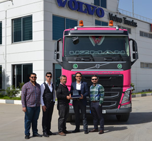 Mersin ve İstanbul merkezli Uzman Ağır Nakliyat, yeni teslim aldığı 540hp gücünde Volvo Trucks FH13 6x4 ile filosunu güçlendirdi.