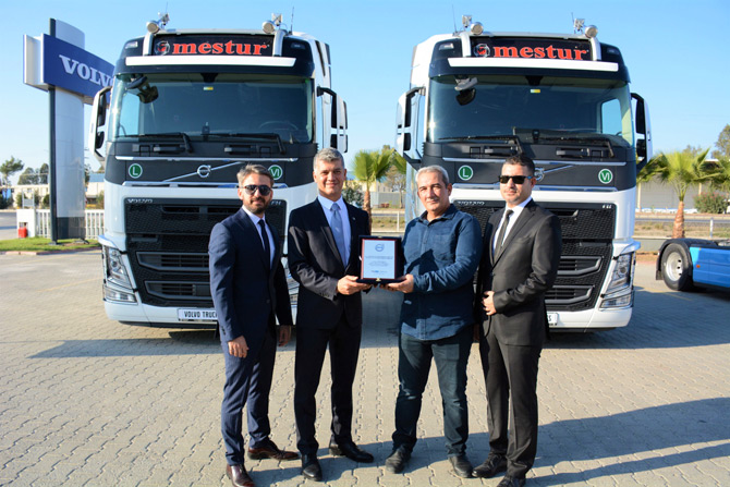 Volvo Trucks, Mestur Nakliyat’a 15 adet Turbo Compound motorlu Volvo FH500