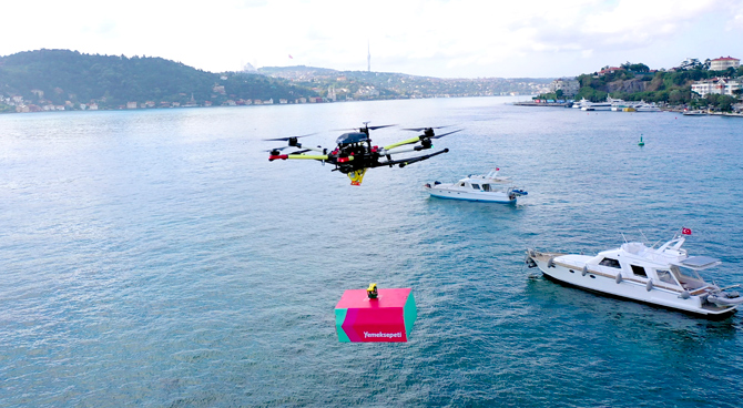 Yemeksepeti’nden Drone İle İlk Yemek Teslimatı