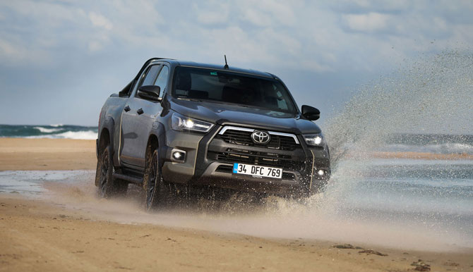 yeni toyota hilux